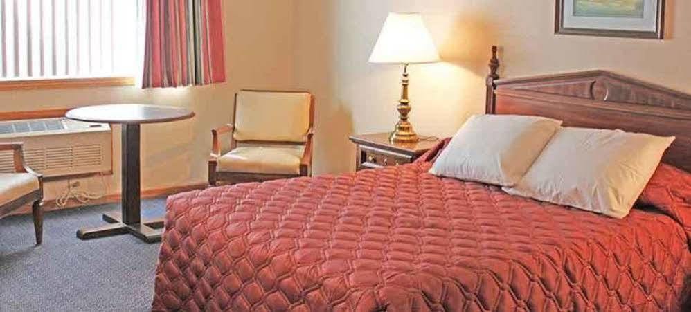 Iron Road Inn Elkins Extérieur photo